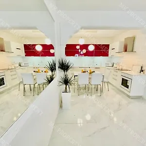Milos Center Apt. 32 לרנקה